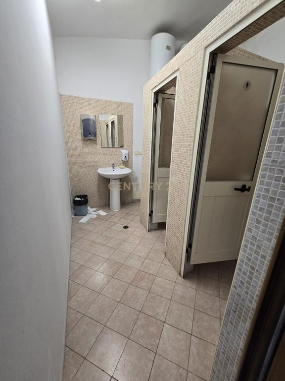 Ambient për Shitje në Durrës, pranë Rrugës Mujo Ulqinaku (1200 Euro/m2) !