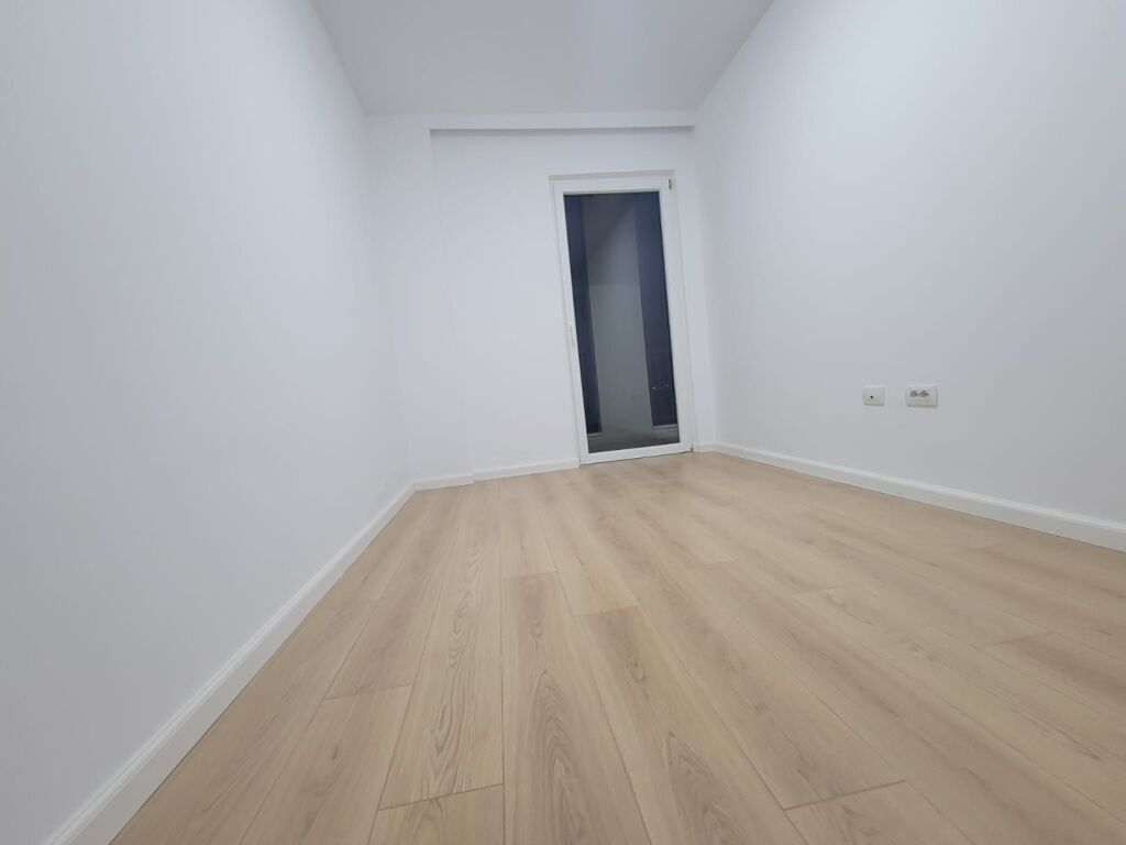 Apartament 2+1+Parkim me qera Kombinat