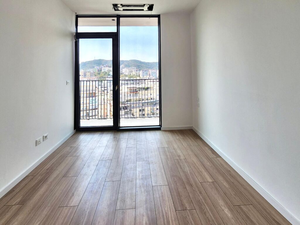 ☀️ Premium Office Space 📍 Lake View – Tirana Lake 135 m² | 3+1+2 WC &amp; 1 Parking Space + Huge Veranda With Stunning Views of Tirana Lake