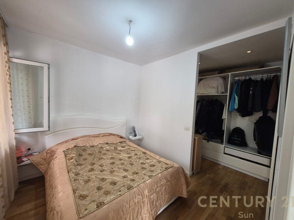 Jepet me qira apartament 2+1+ super verande ne residencen Touch the Sun ne Sauk ! 1,000 € /Muaj Sip. Totale  248m2