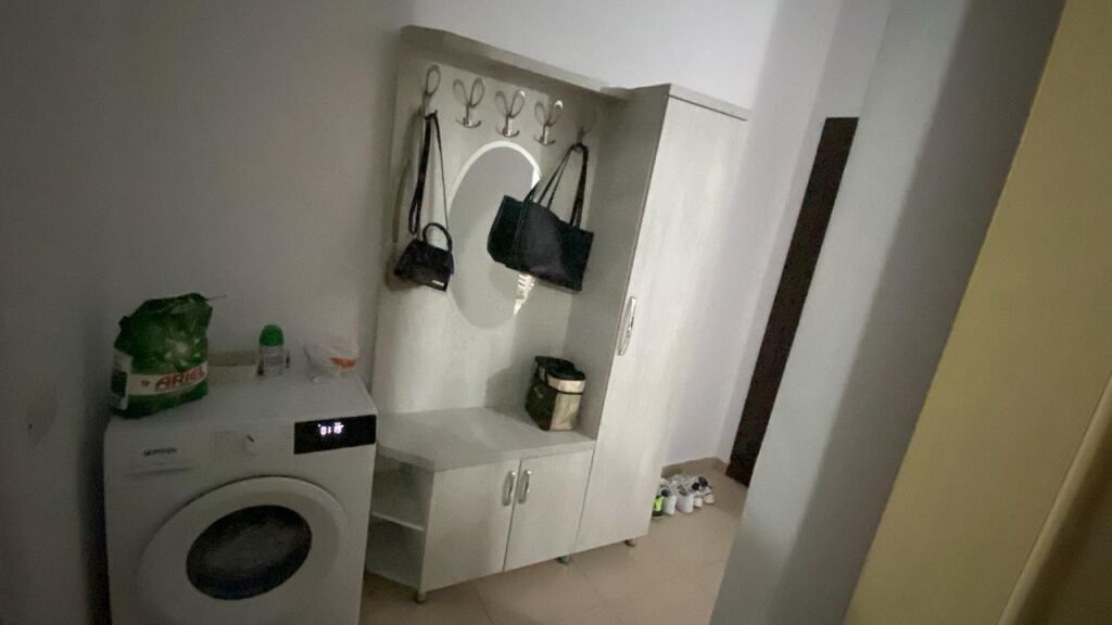 Jepet me qera 1+1 mobiluar godine private mobiluar 450 eu