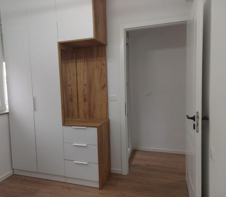 Apartament me post parkimi me qira Don Bosko