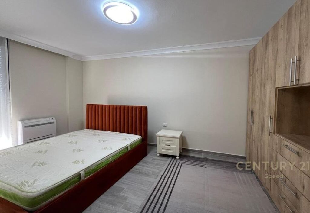 Apartament me qira 1+1, 5 Maji