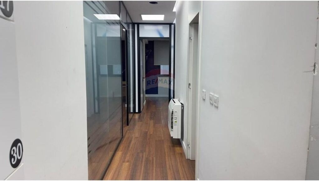 Zyrë - Për Qira - Shallvaret, Tiranë