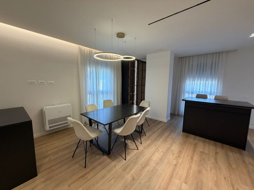 Qera,Apartament 2+1+Post Parkimi, Kompleksi Olimpik, Tiranë.