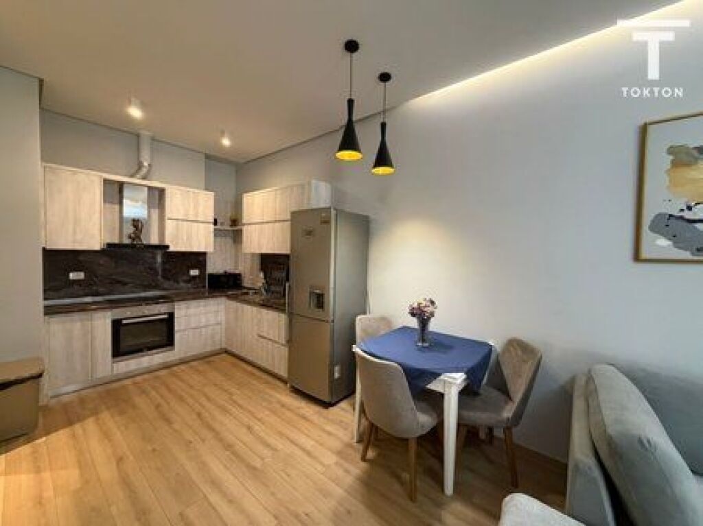 QIRA, APARTAMENT 1+1+POST PARKIMI, KOMPLEKSI DELIORGJI, TIRANË