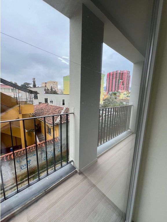 RRUGA RIZA CEROVA, SHESIM APARTAMENT 1+1+POST PARKIMI 185,000 € Sip. Totale  69m2