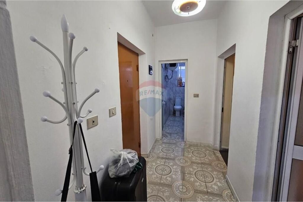 Apartment - For Rent - Square 21, Tirana