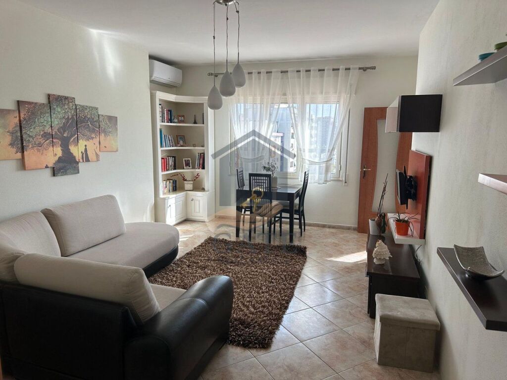 Jepet me qira apartament 1+1