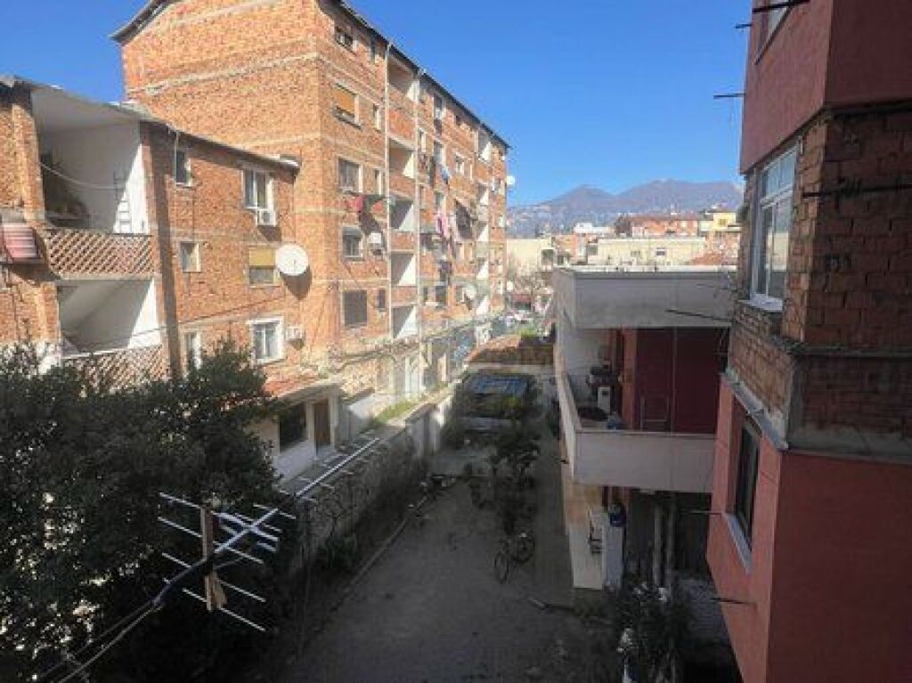 In vendita, Appartamento 3+1, Via Karl Gega, Tirana