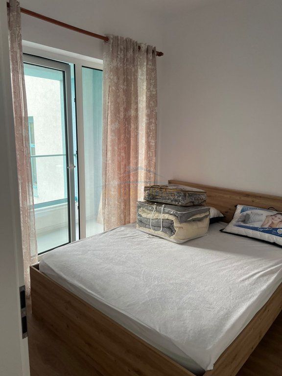 Qera ne Alidem , Kadiu 400€