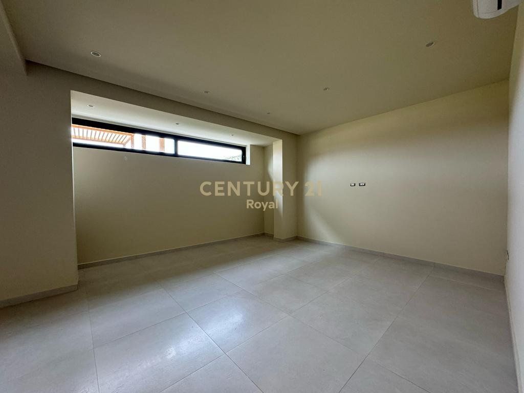 VILLA IN AFFITTO VICINO A ROLLING HILLS