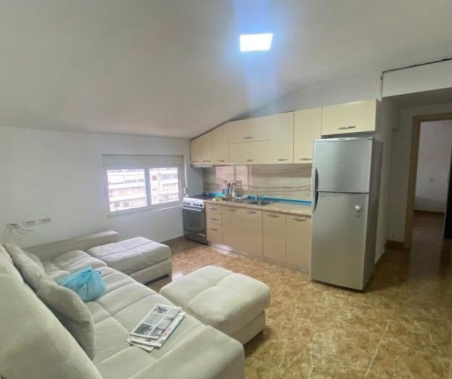 Tirane, shitet apartament 2+1+Ballkon Kati 4, 62 m² 160.000 € (Bulevardi Zogu I , Tirane)