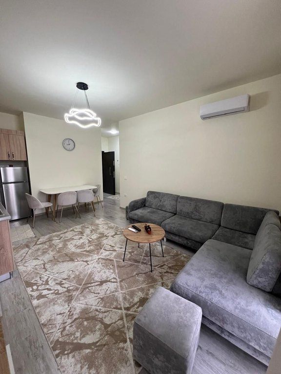 Shitet apartament 1+1 + post parkimi – Rruga Riza Cerova