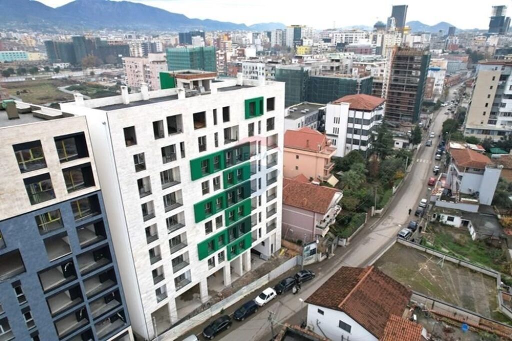 Dyqan ne shitje, Bulevard i RI!