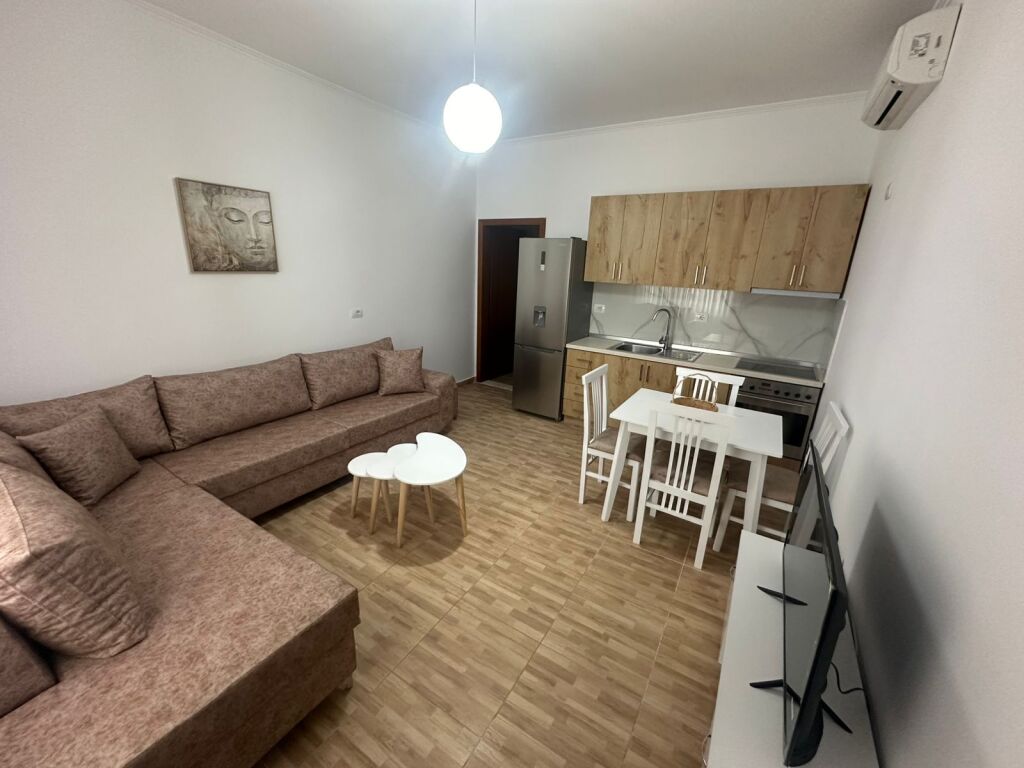 Jepet me qira apartament 1+1
