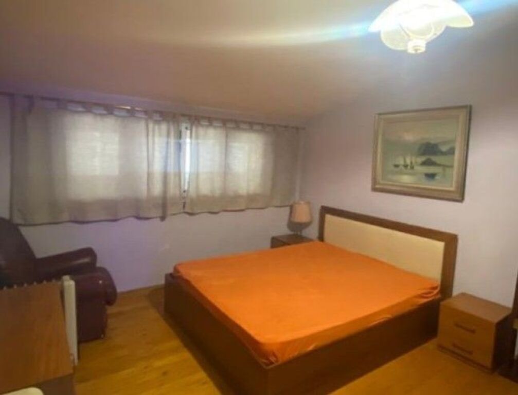 Tirane, shitet apartament 2+1+Ballkon Kati 4, 62 m² 160.000 € (Bulevardi Zogu I , Tirane)
