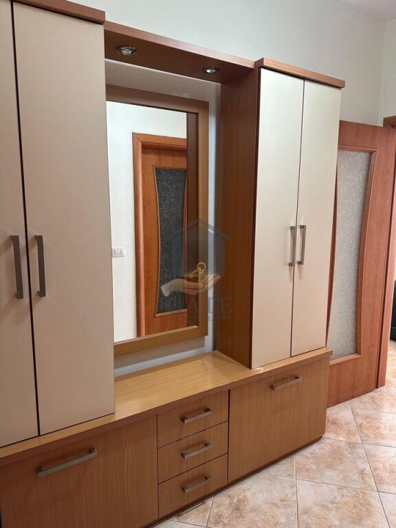 Jepet me qira apartament 1+1