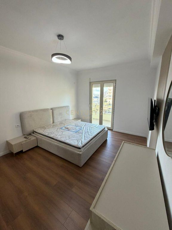 SHITET APARTAMENT 2+1 DHE VERANDE NE SHKEMBIN E KAVAJES, DURRES !