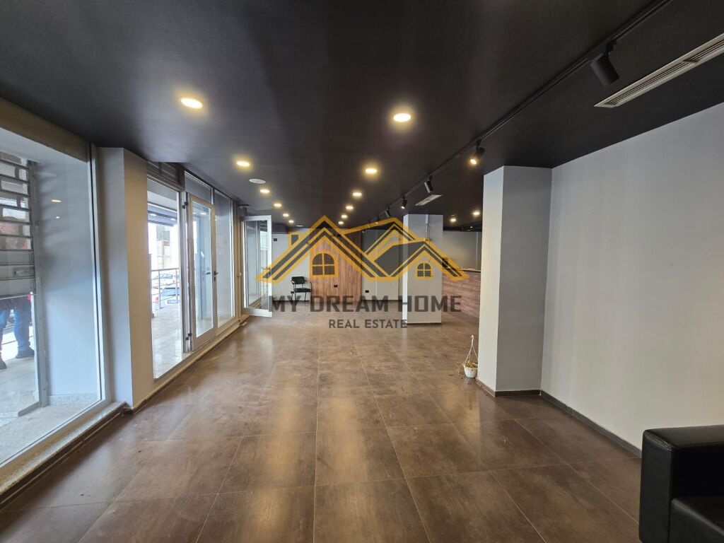 COMMERCIAL UNIT FOR RENT AT UKD DURRES!