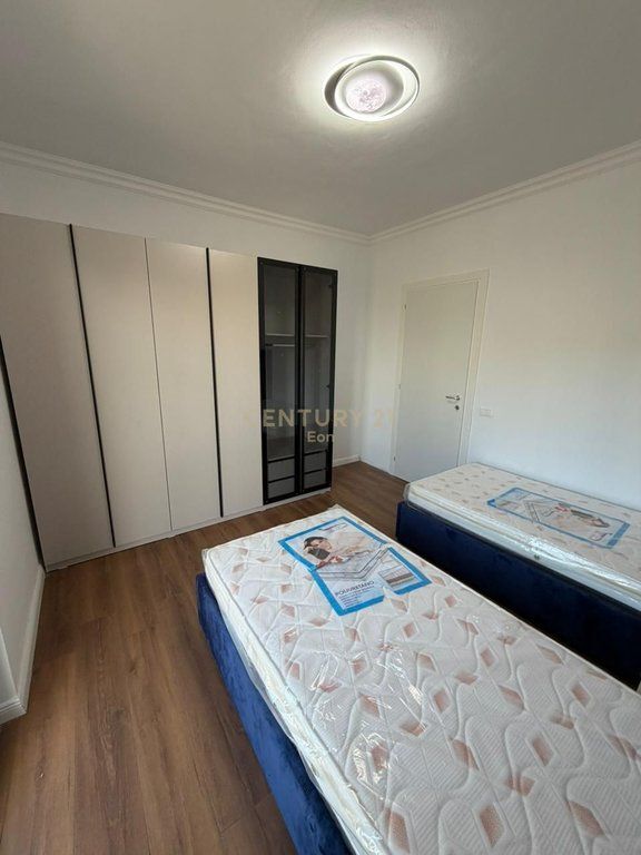 SHITET APARTAMENT 2+1 DHE VERANDE NE SHKEMBIN E KAVAJES, DURRES !