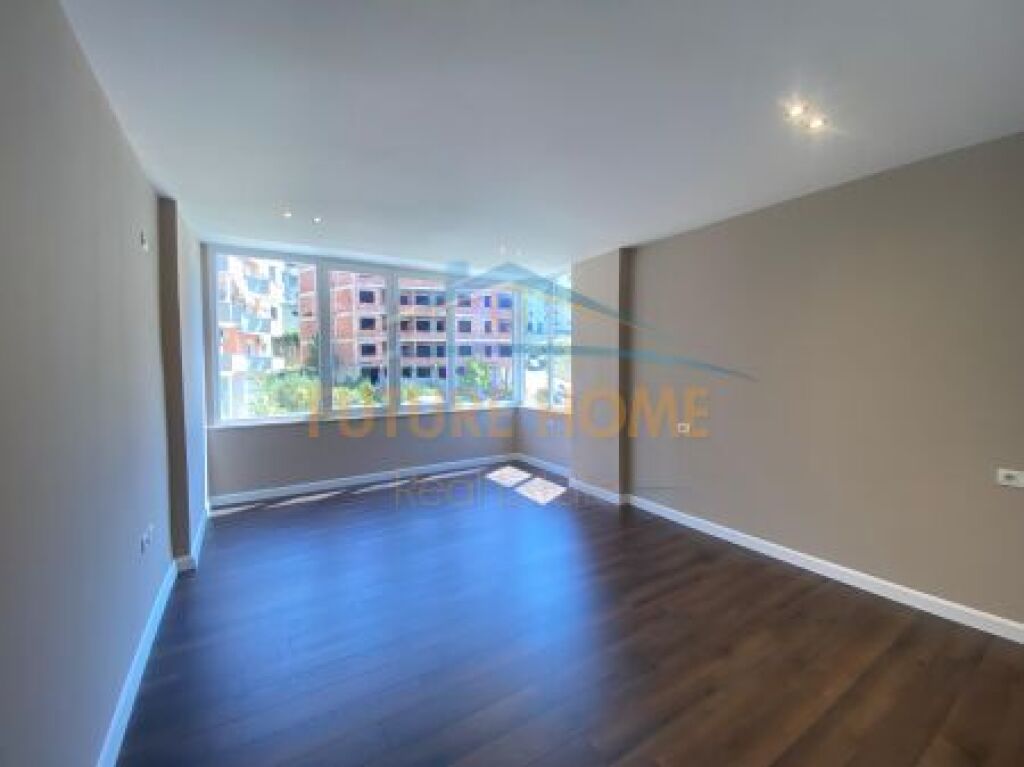 Shitet, Apartament 2+1+2, Kopshti Botanik