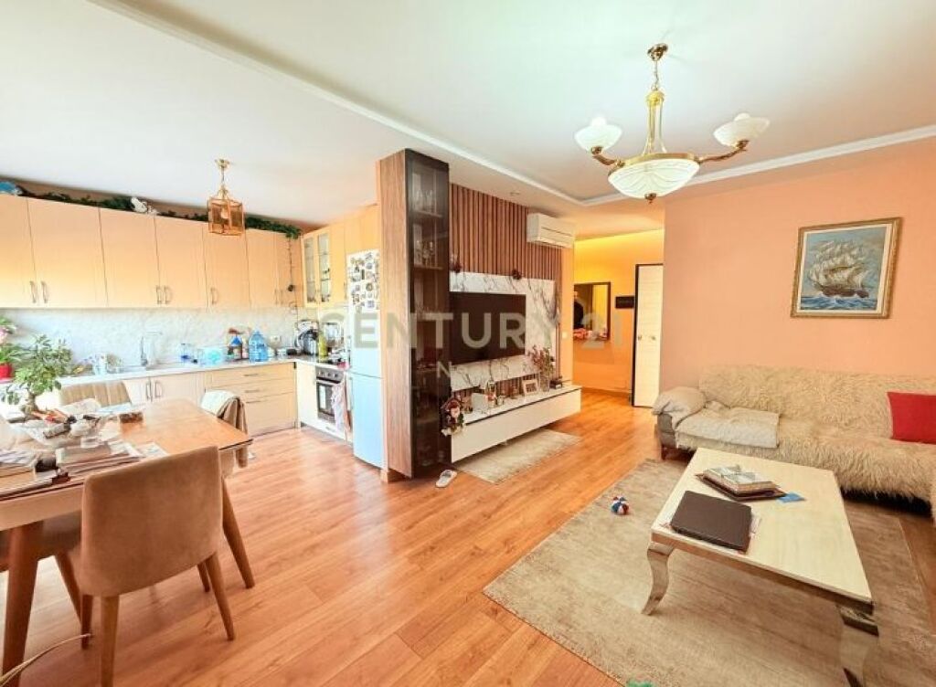 Penthouse 3+1+2 with veranda and 2 parking spaces – exclusive lifestyle