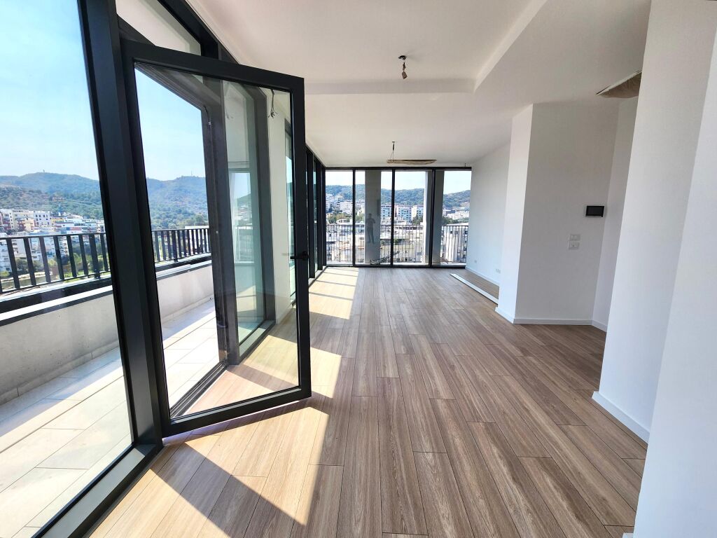 ☀️ Premium Office Space 📍 Lake View – Tirana Lake 135 m² | 3+1+2 WC &amp; 1 Parking Space + Huge Veranda With Stunning Views of Tirana Lake