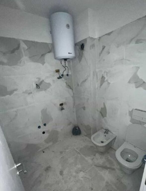 Shitet apartament 1+1 – investim ideal në zonë në zhvillim