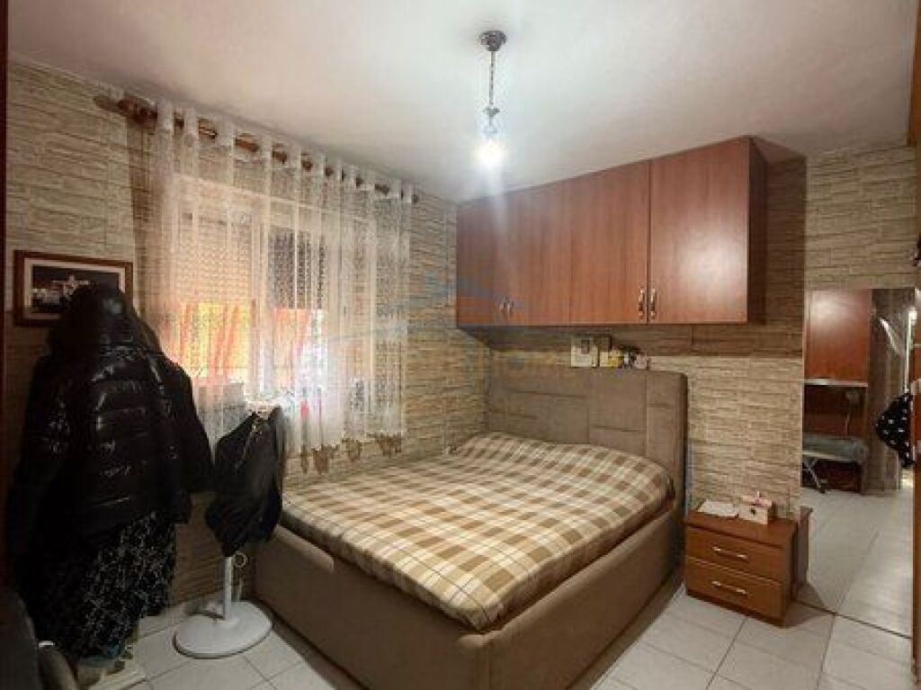 For sale, Apartment 1+1, Siri Kodra Street, Tirana