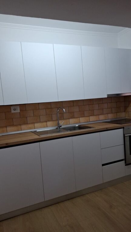 Jepet Me Qera Apartament 1+1+1 Ballkon