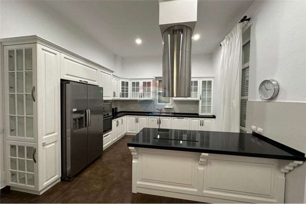 Vile per qira ne nje nga rezidencat me luksoze ne Tirane, ne Rolling Hills.