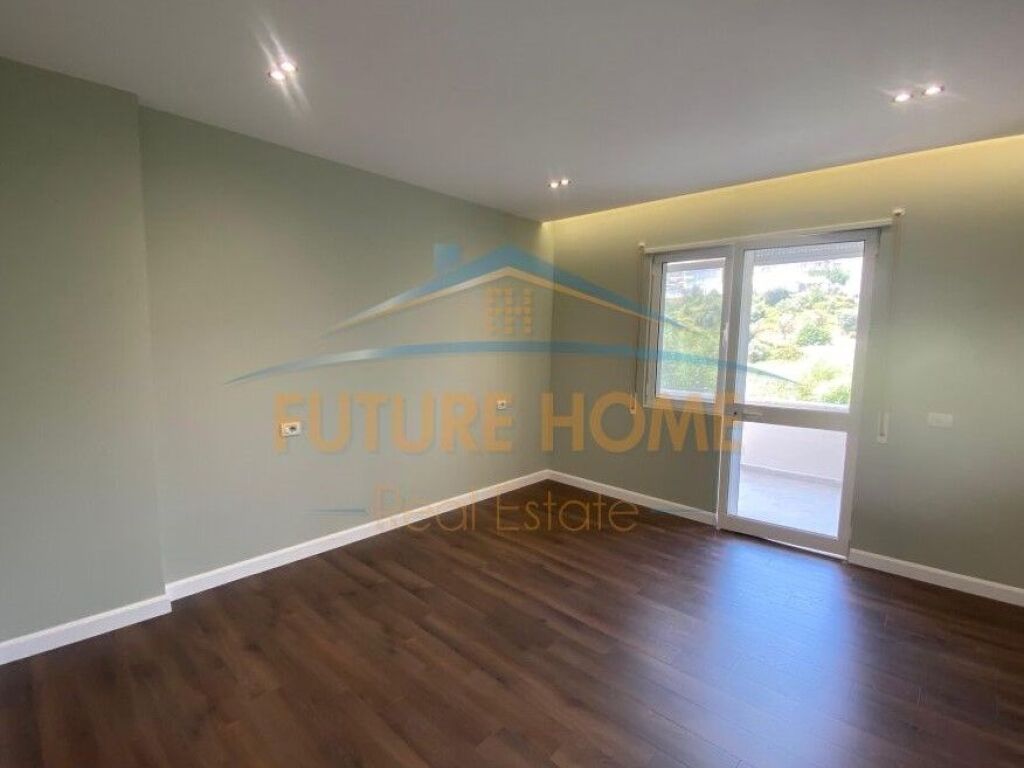 Shitet, Apartament 2+1+2, Kopshti Botanik