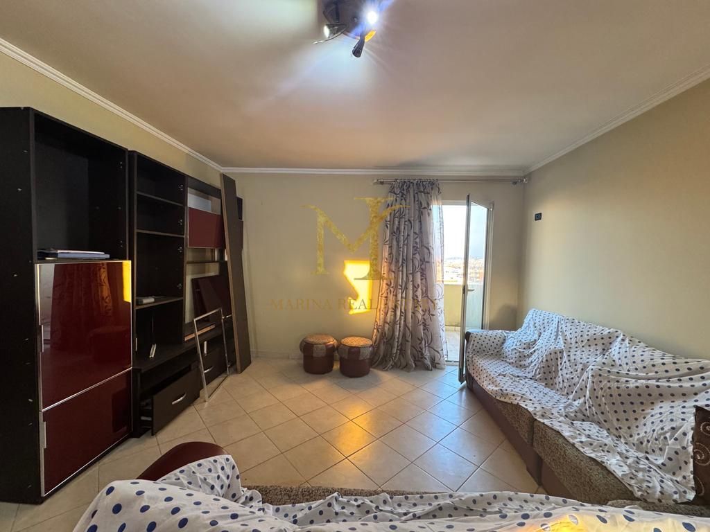 Shitet apartament 2+1+2 ne Durres, Stadiumi. 3 ballkon, 160m2 total