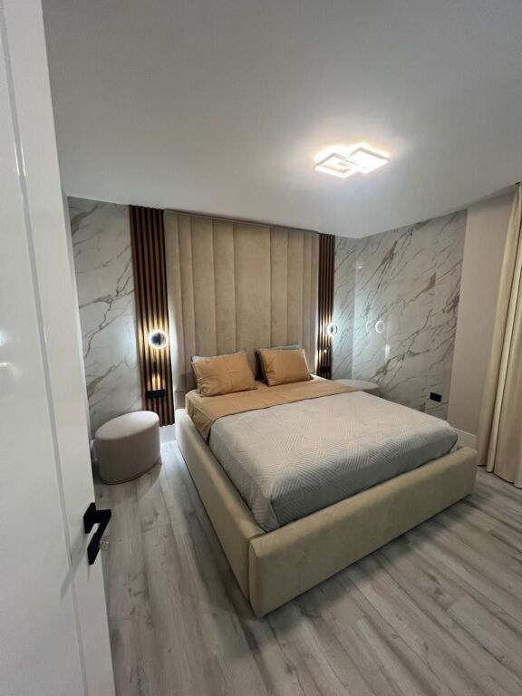 BLLOK, jepet me qira. Super apartament! 2+1+2.