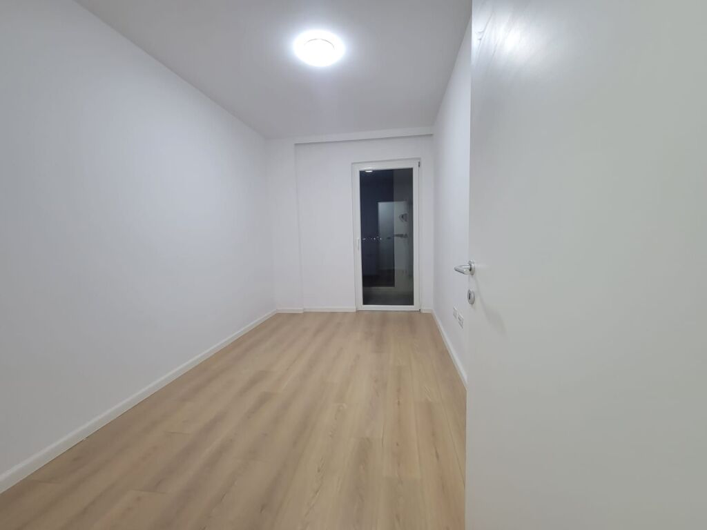 Apartament 2+1+Parkim me qera Kombinat