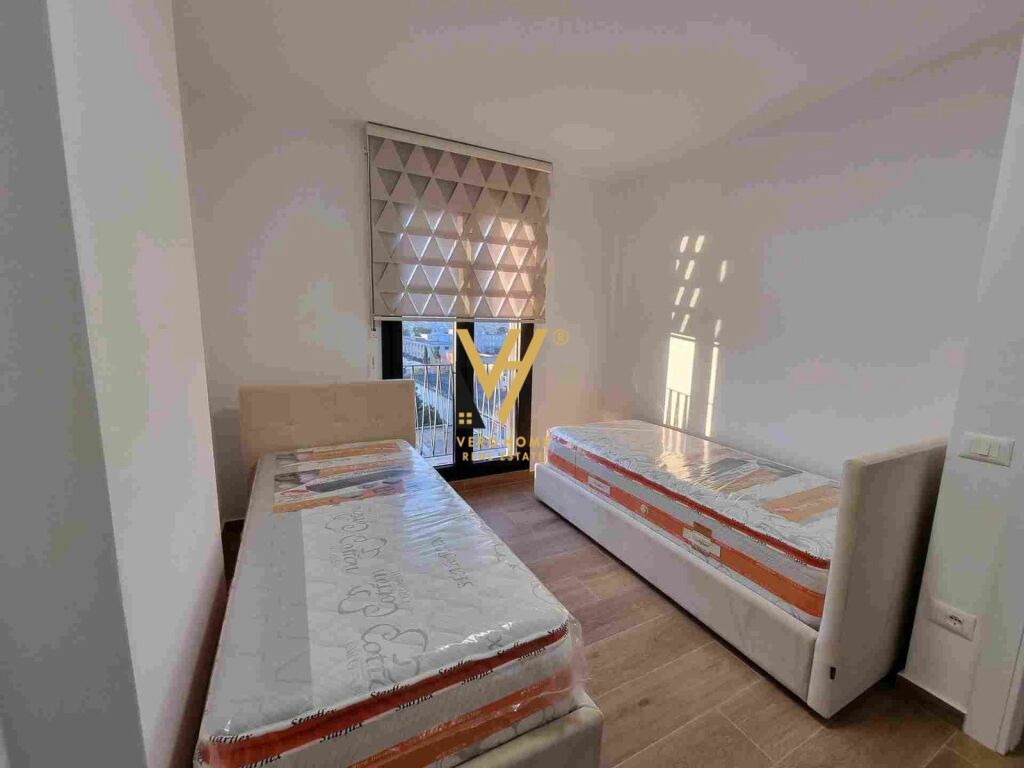 SHITET APARTAMENT 2+1+BLK TE KOM.ZIRKON, QSUT 220.000 EURO