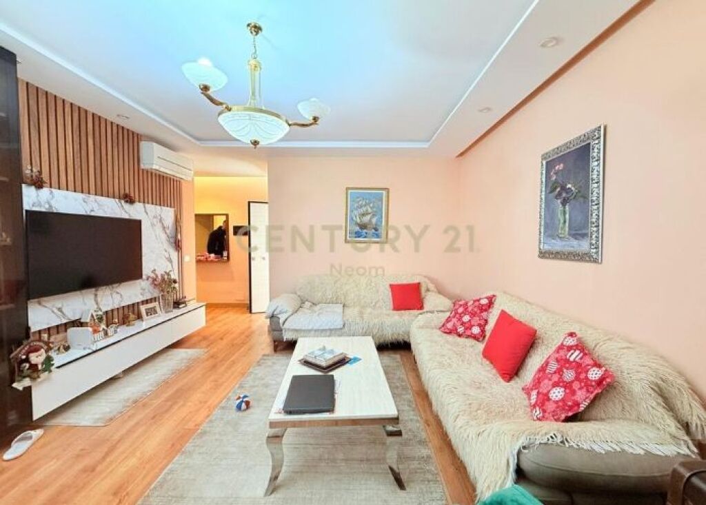 Penthouse 3+1+2 with veranda and 2 parking spaces – exclusive lifestyle