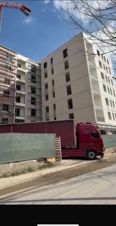 Apartment for sale 2+1+2 in Kamez