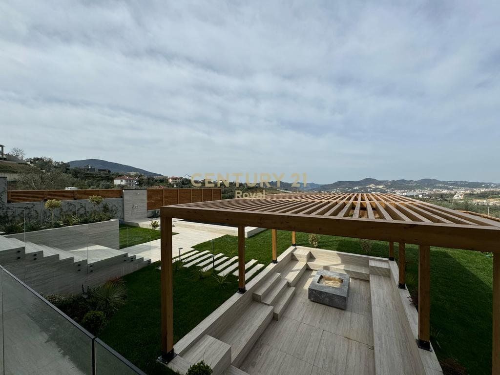 VILLA IN AFFITTO VICINO A ROLLING HILLS