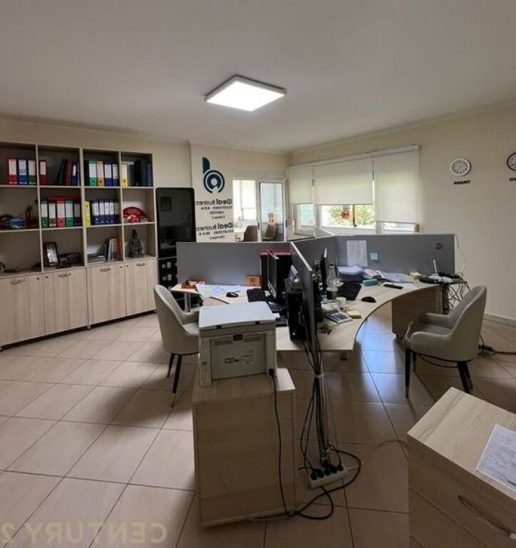 Appartamento in affitto per uffici a Blloku ,