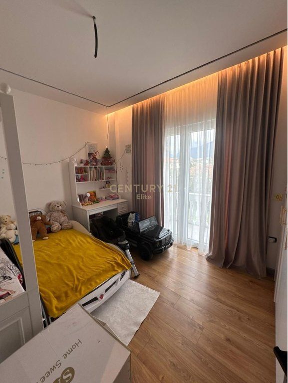 2-Storey Villa for Sale in Farkë, near the Lake – Elite Area