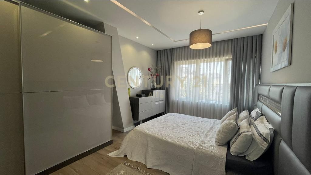 Qira Vilë Premium me Pishinë – Rezidenca Kodra e Diellit 2, Tiranë