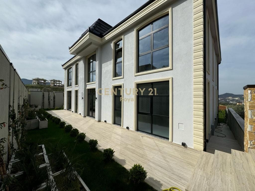 VILLA IN AFFITTO VICINO A ROLLING HILLS