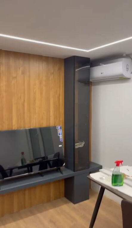 Jepet me Qera Apartament komod 1+1 tek Rruga Naim Frashëri tek Mozaiku tek Zogu i Zi vetëm 500 mijë lekë/muaj!,
