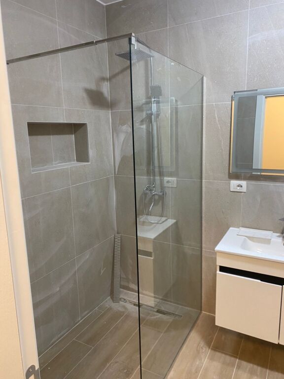 Affittasi appartamento 1+1+Balcone, 7° piano con ascensore, 600 €, vicino al Mercato Nuovo