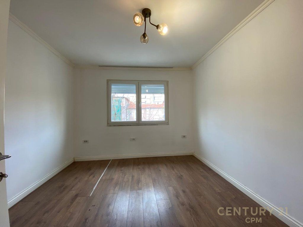 Locale commerciale in affitto in Via Mine Peza