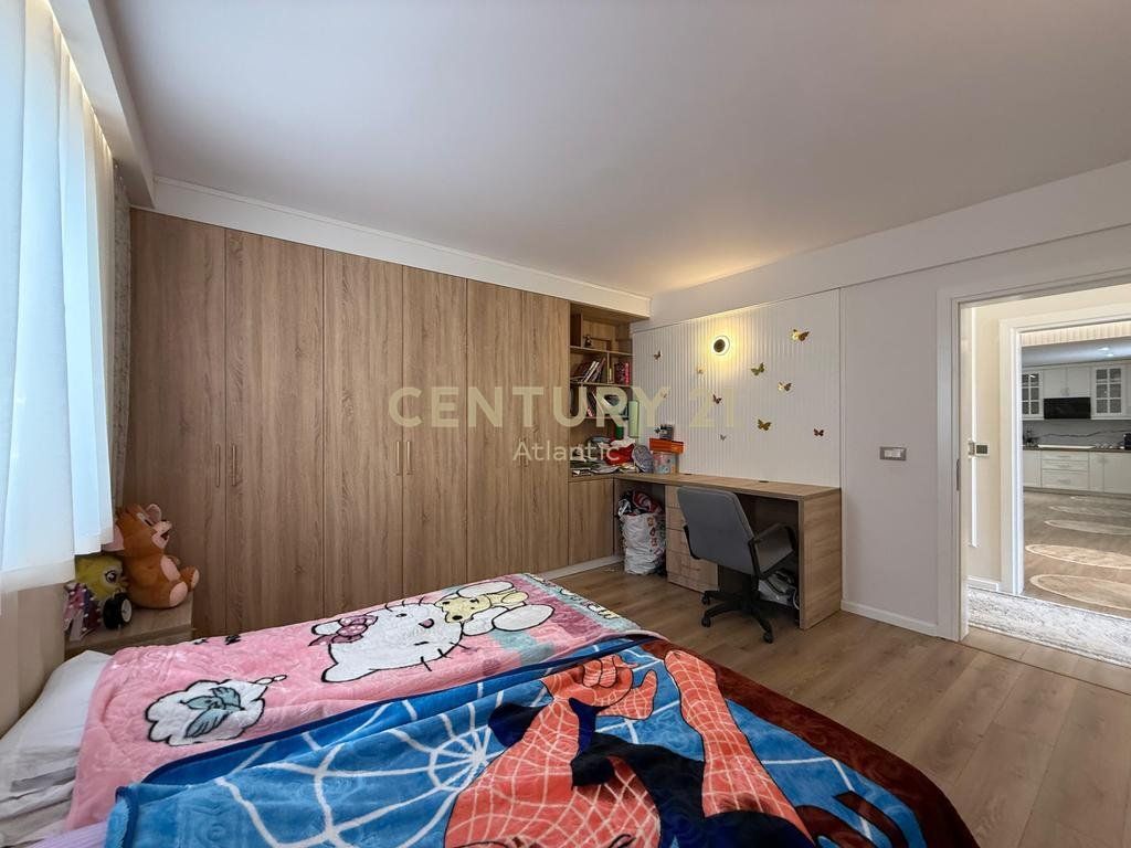 JEPET SUPER VILE ME QERA NE ISH -KENETE DURRES!