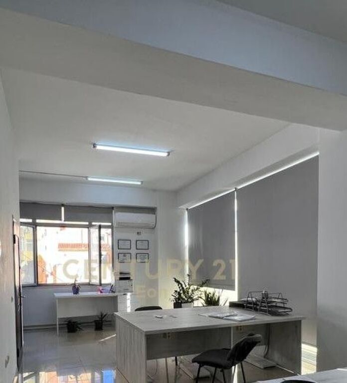 SHITET AMBIENT NE QENDER TE DURRESIT !