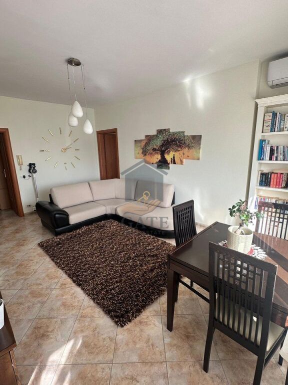 Jepet me qira apartament 1+1